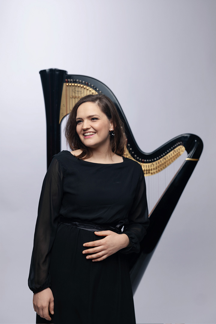 Harfenistin Jelena Engelhardt